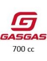 700